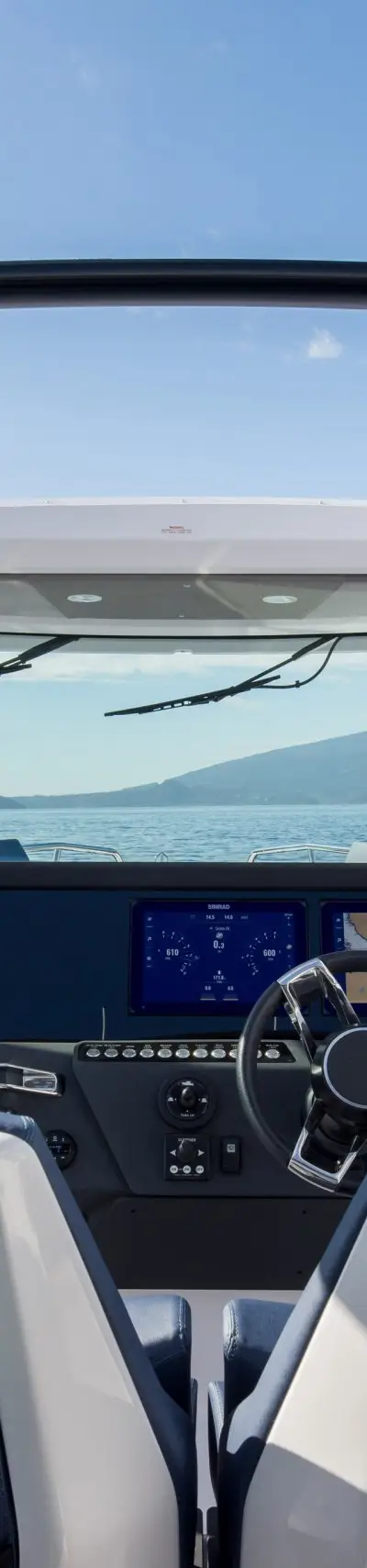Axopar 29 XC Cross Cabin marketing photo