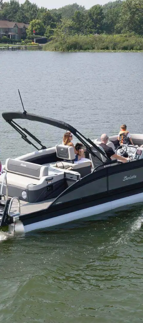 Cabrio Ultra Lounge marketing photo