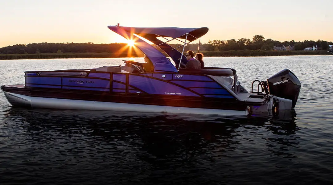R Bowrider Line marketing photo