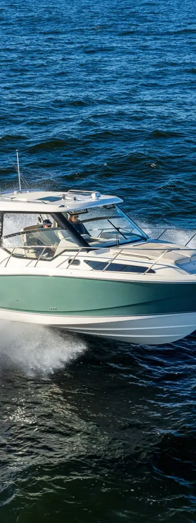 325 Conquest marketing photo