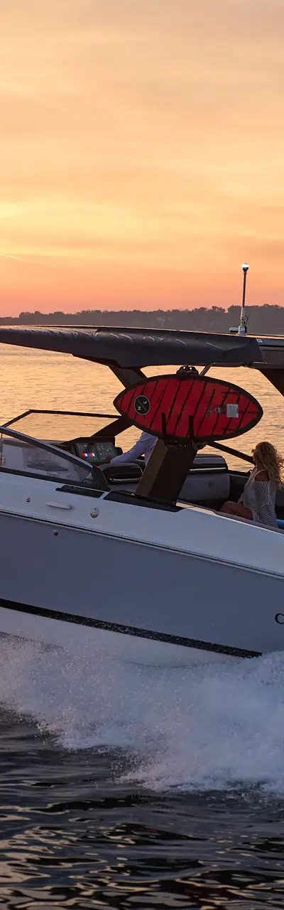 R31 Surf marketing photo