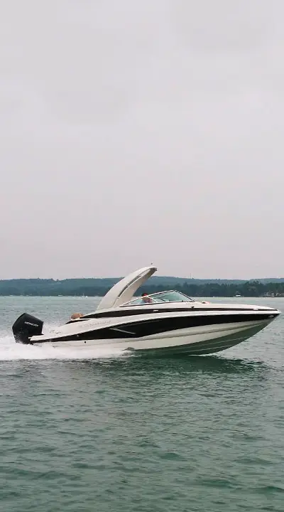 E260 XS marketing photo
