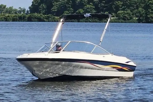 2001 Bayliner 1950 Capri CL Bowriders hero photo