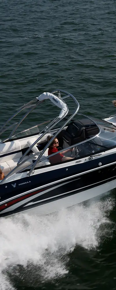 270 Bowrider marketing photo