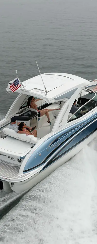 310 Bowrider marketing photo