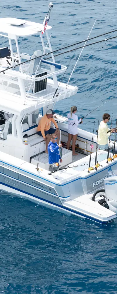 387 Center Console Sport marketing photo