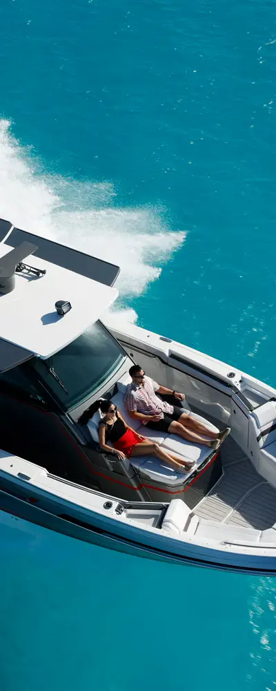 387 Center Console Sport marketing photo