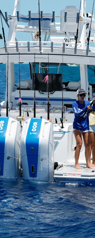 457 Center Console Fish marketing photo