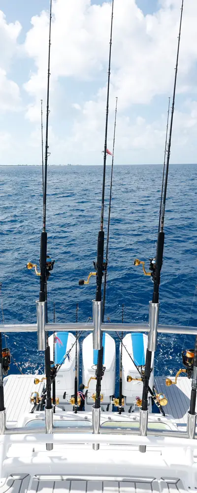 457 Center Console Fish marketing photo