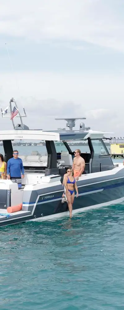 457 Center Console Sport marketing photo