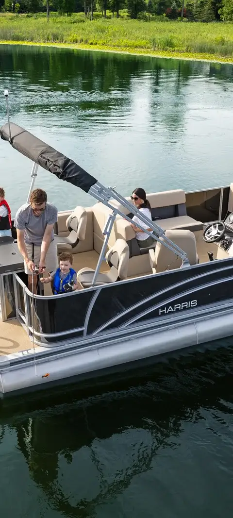 CRUISER 230 marketing photo