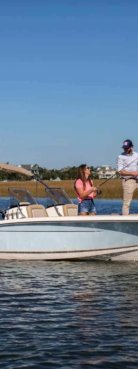 195 Sport Dorado marketing photo