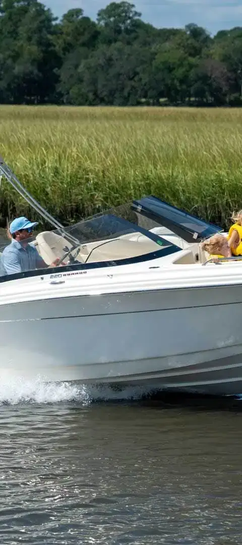 220 Dorado marketing photo