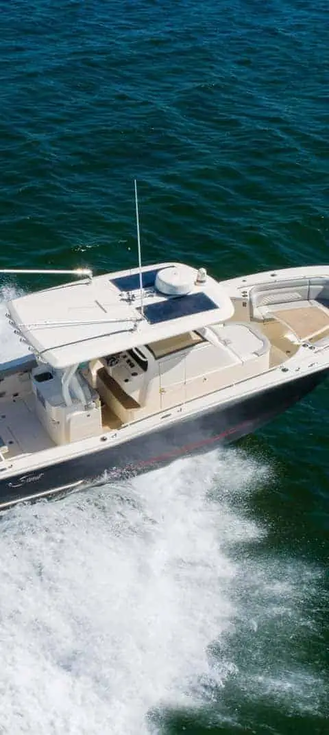 330 LXF marketing photo