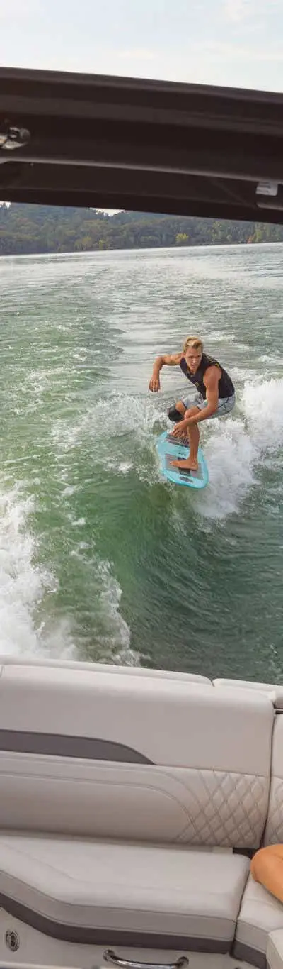 SLX 260 Surf marketing photo